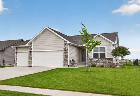 211 31st St SE, Altoona, IA 50009
