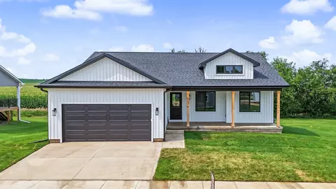 307 W Clay St, Panora, IA 50216