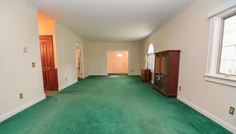 Living - 202 Coover Ave, Baxter, IA 50028 photo 3 of 4