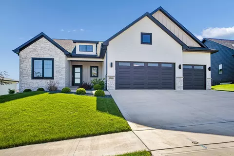 3905 SW 58th St, Des Moines, IA 50321