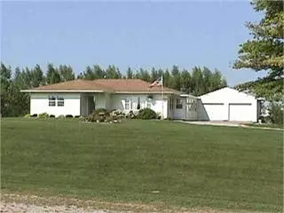 2075 Old Highway 163, Pella, IA 50219