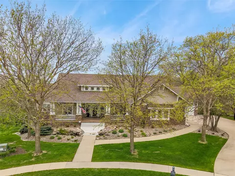 14239 Ridgemont Dr, Urbandale, IA 50323
