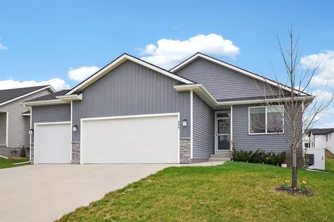406 N 18th St, Indianola, IA 50125