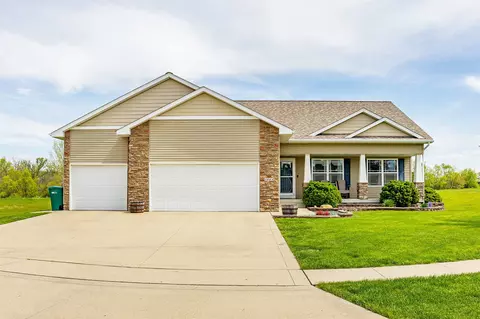 1004 E Madison Ave, Indianola, IA 50125