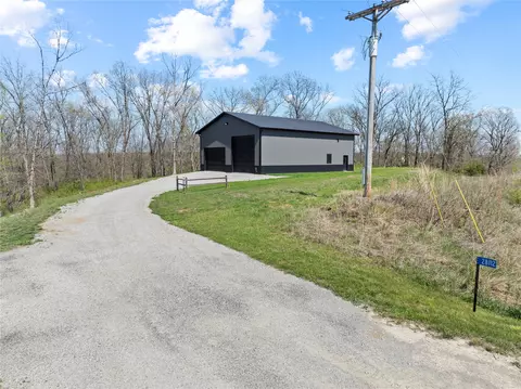 28112 450th St, Moravia, IA 52571