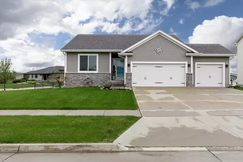 300 NW 1st St, Waukee, IA 50263