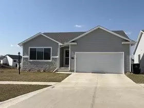 6420 NE 11th Ct, Des Moines, IA 50313