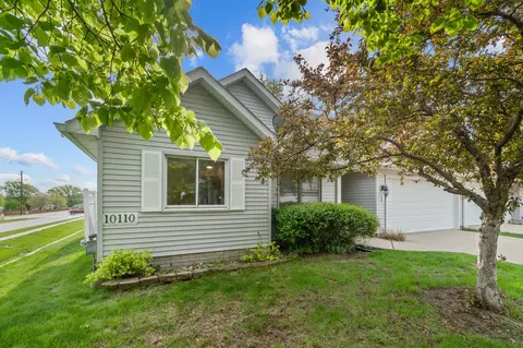 10110 Meredith Dr #1, Urbandale, IA 50322