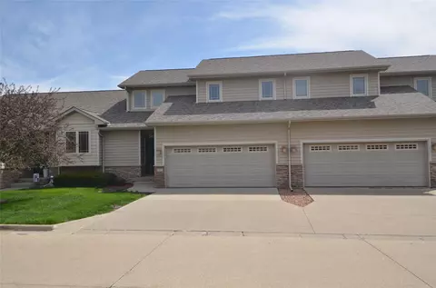 5437 Prairie Pkwy, Johnston, IA 50131