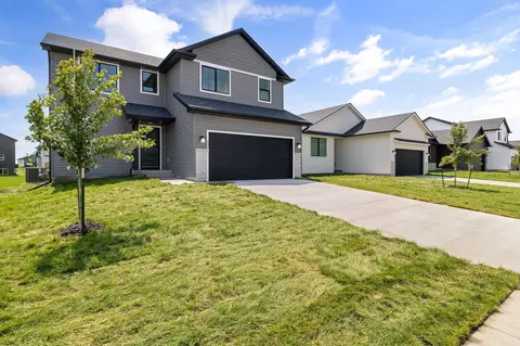 Exterior - 4221 NE 5th St, Ankeny, IA 50021 photo 3 of 5