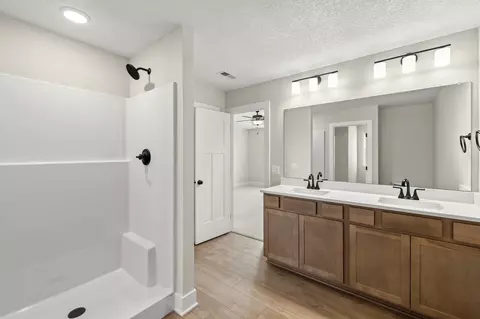 Bath - 4221 NE 5th St, Ankeny, IA 50021 photo 4 of 4