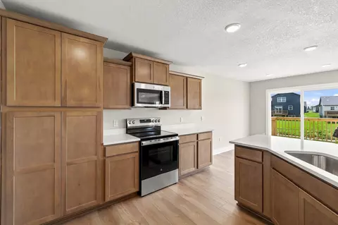 Kitchen - 4221 NE 5th St, Ankeny, IA 50021 photo 2 of 4