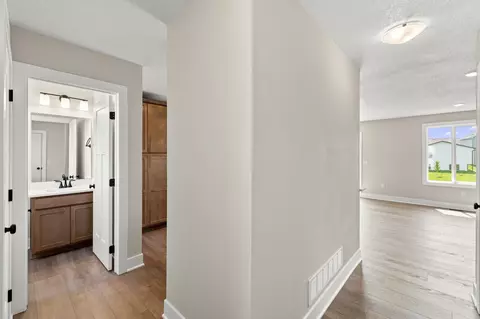 Entry Way - 4221 NE 5th St, Ankeny, IA 50021 photo 1 of 2