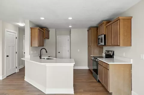 Kitchen - 4221 NE 5th St, Ankeny, IA 50021 photo 4 of 4