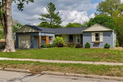 913 17th St, West Des Moines, IA 50265