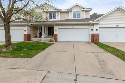 6114 Villa Dr, Johnston, IA 50131