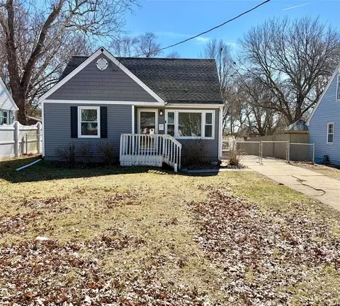 509 E Holcomb Ave, Des Moines, IA 50313