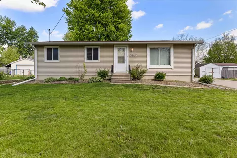 2347 E 38th St, Des Moines, IA 50317