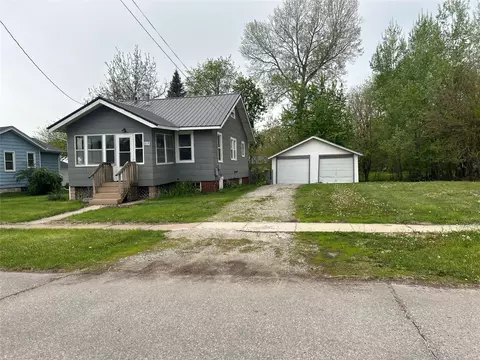 619 E 10th St N, Newton, IA 50208