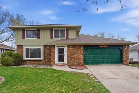 3929 Mary Lynn Dr, Urbandale, IA 50322