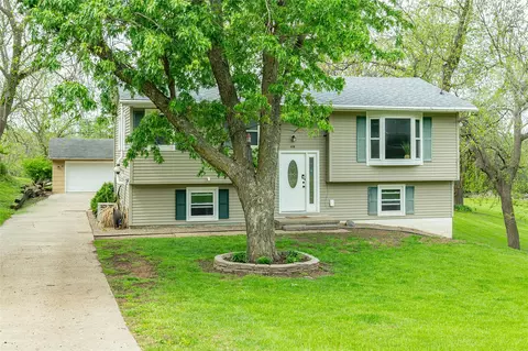 428 N Pleasant Hill Blvd, Pleasant Hill, IA 50327