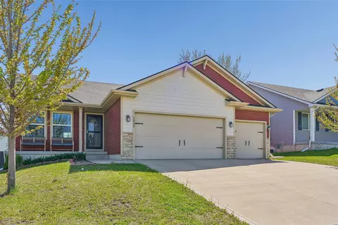 1312 N 6th St, Indianola, IA 50125