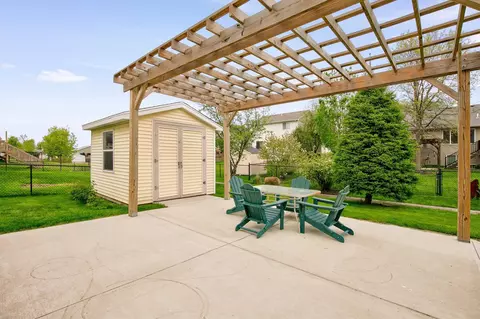 675 SE Ashton Ct, Waukee, IA 50263