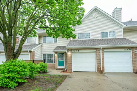 1020 68th St #3, West Des Moines, IA 50266