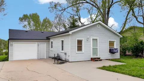 5415 NW Torgerson Dr, Des Moines, IA 50310