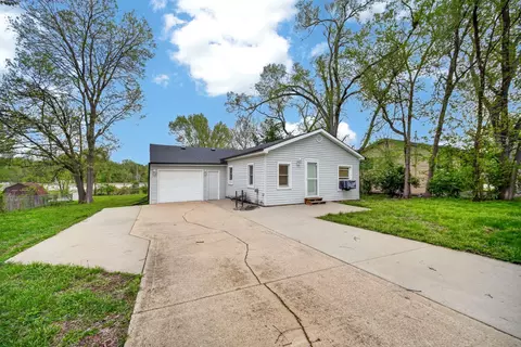 5415 NW Torgerson Dr, Des Moines, IA 50310