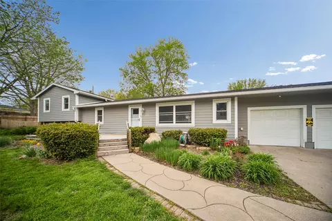 102 4th St SE, Bondurant, IA 50035