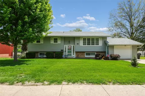3707 SW 7th St, Des Moines, IA 50315