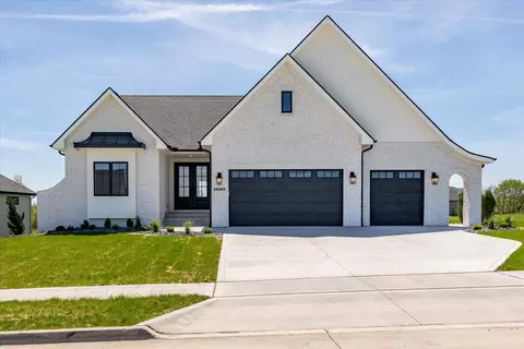 18284 Baxter Pl, Clive, IA 50325