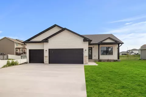 2827 6th Ave SW, Altoona, IA 50009