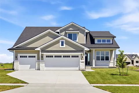 4731 179th St, Urbandale, IA 50323