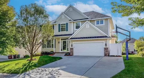 9020 Telford Cir, Johnston, IA 50131