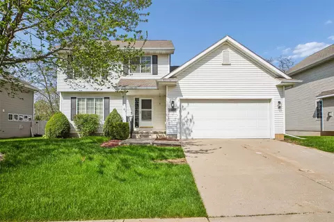 1213 S 3rd St, Indianola, IA 50125