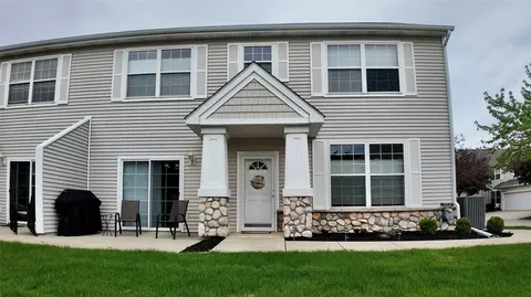 277 S 79th St #501, West Des Moines, IA 50266