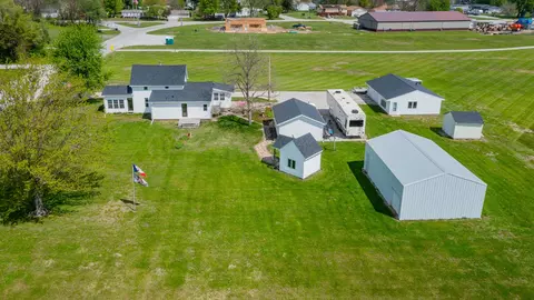 402 S Vine St, Cambridge, IA 50046