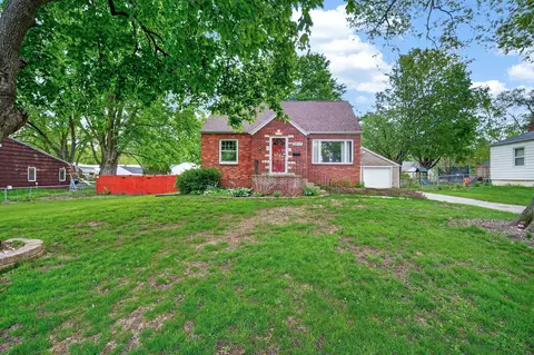 3915 42nd St, Des Moines, IA 50310