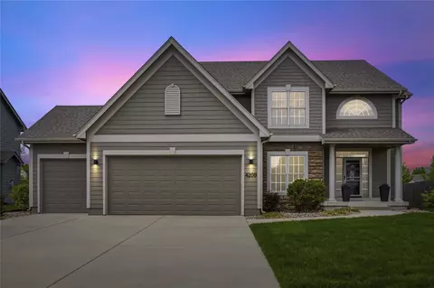 4208 SW Camden Ridge Dr, Ankeny, IA 50023