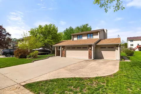 4432 98th St, Urbandale, IA 50322