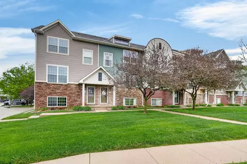 3600 SE Glenstone Dr #202, Grimes, IA 50111