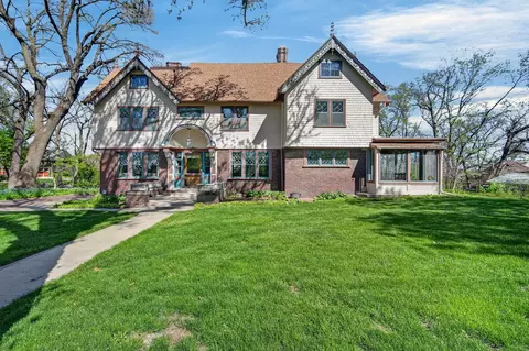 331 28th St, Des Moines, IA 50312