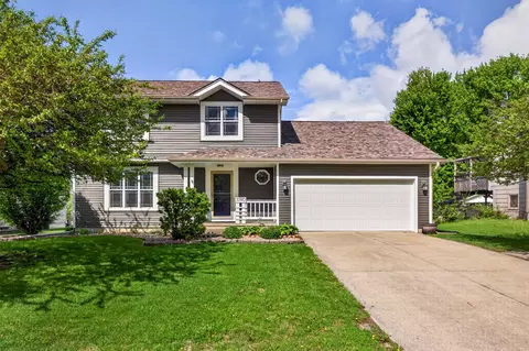 1090 2nd St Ct, Waukee, IA 50263