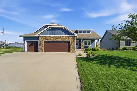 1017 NW 3rd Ct, Grimes, IA 50111