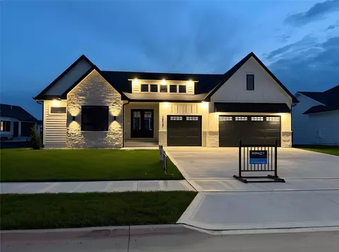 18190 Hidden Knl, Clive, IA 50325