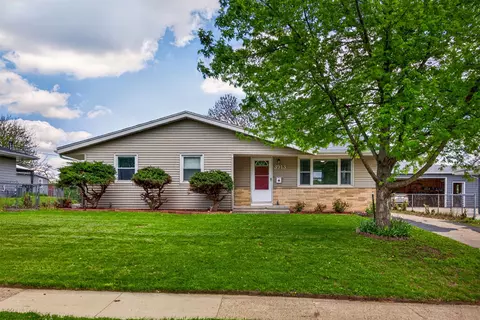 3913 64th St, Urbandale, IA 50322