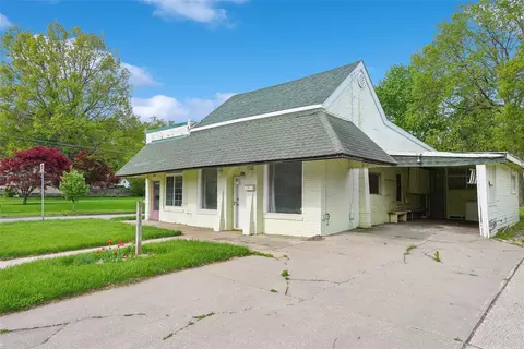 4000-4002 11th St, Des Moines, IA 50313