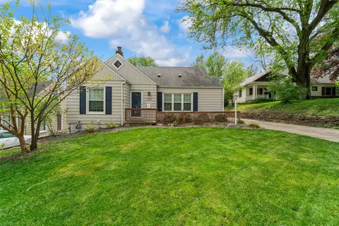 1238 Broad St, Des Moines, IA 50315